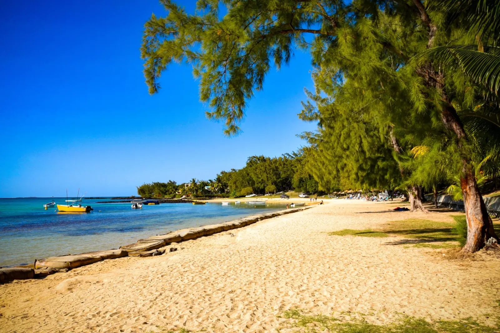 Bain Boeuf family beach in Mauritius with calm lagoon