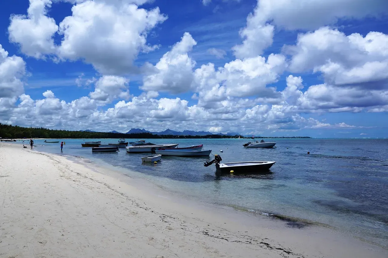 Hidden beach Anse La Raie in Mauritius — secret tip
