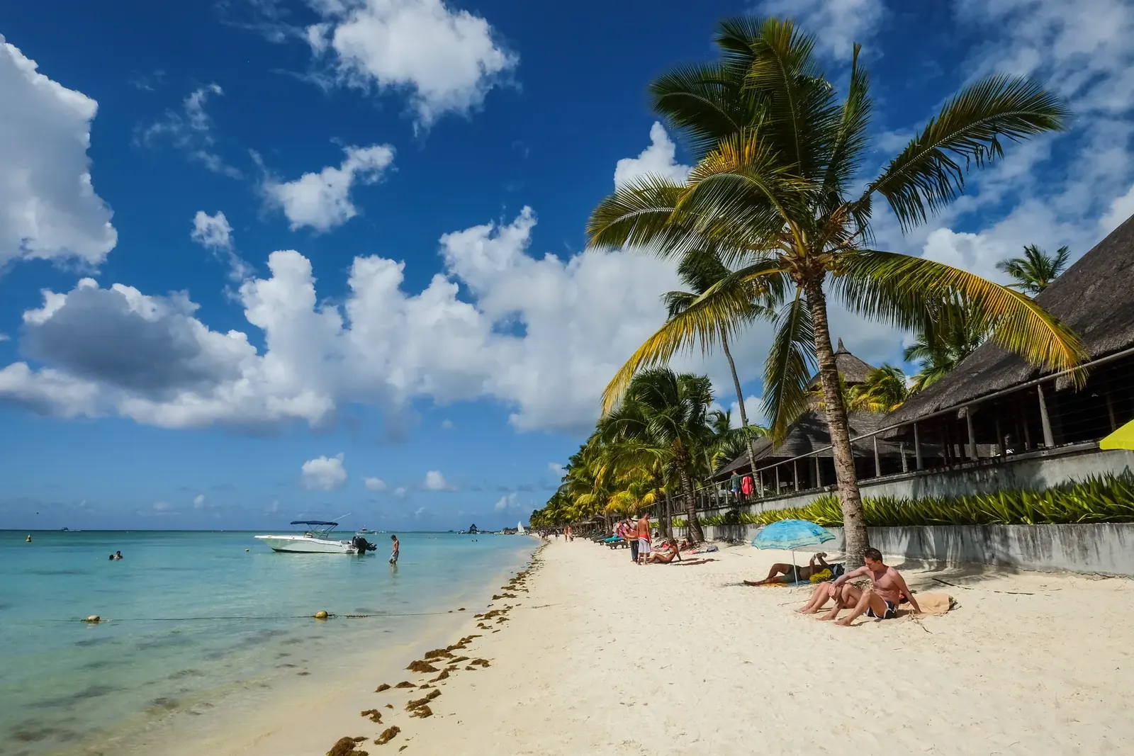 Hidden beach La Preneuse in Mauritius — secret tip