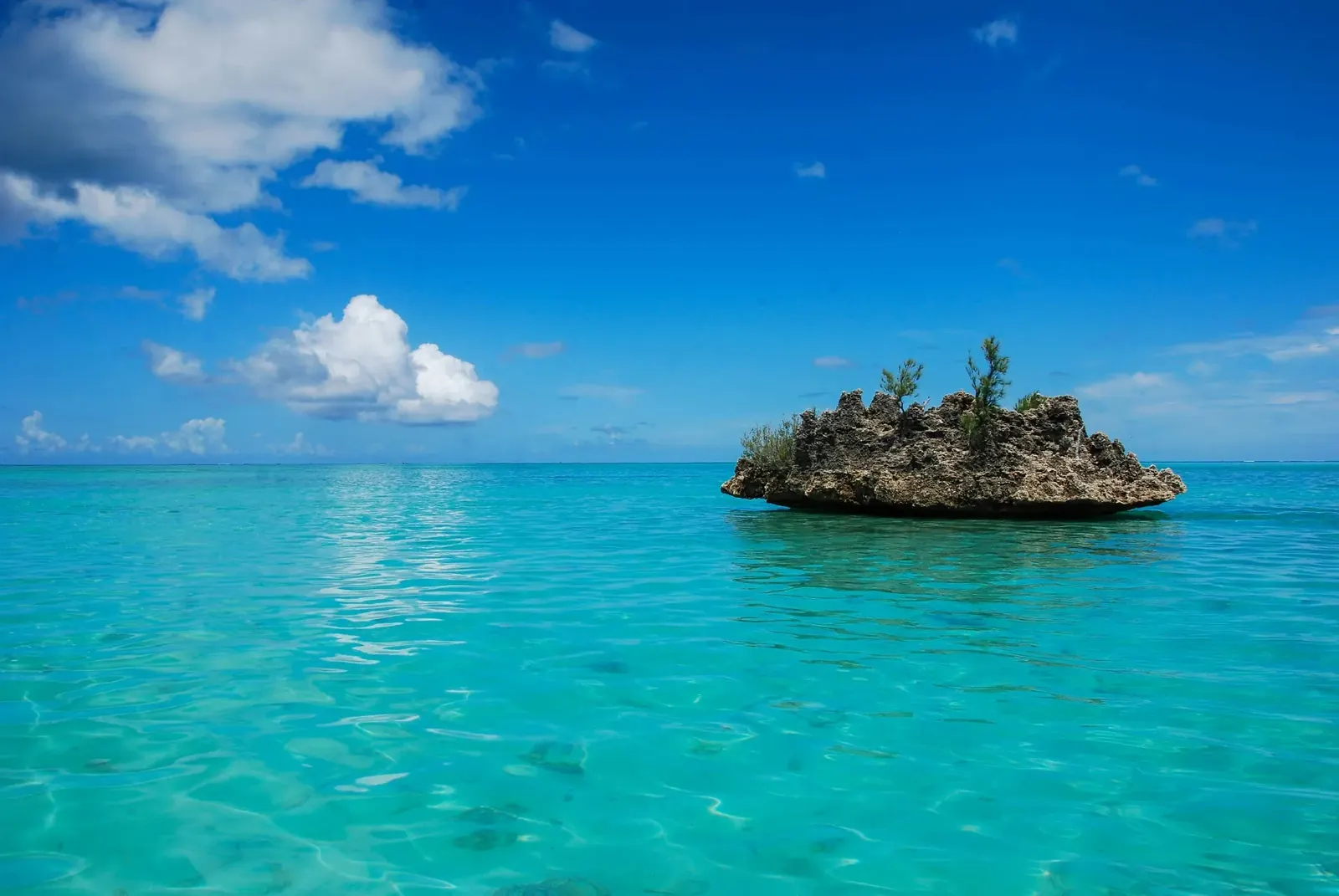 Le Morne beach in Mauritius — snorkeling at the coral reef